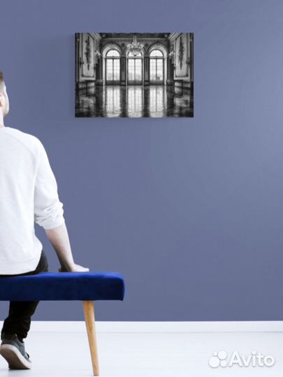 Фотокартина 70х50 с черно-белым зданием музея