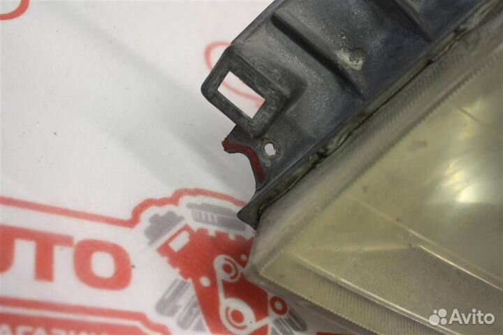 Фара левая Mitsubishi MR566909