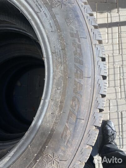 Triangle Snowlink TWT02 235/60 R18