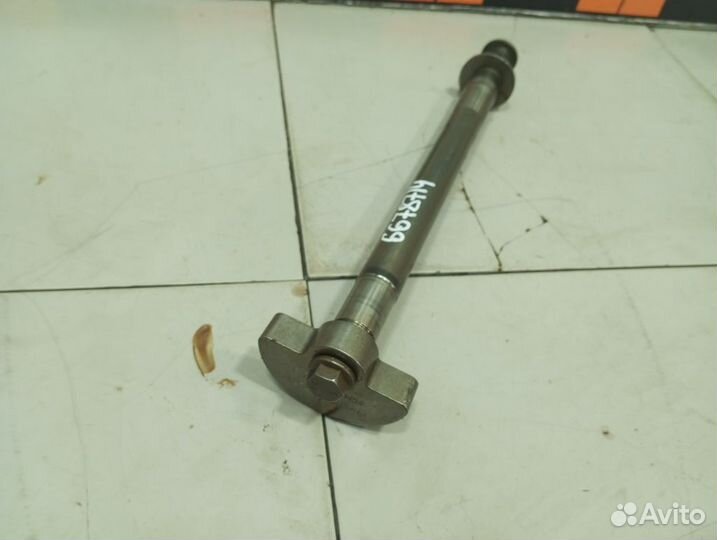 Вал балансирный Audi Q8