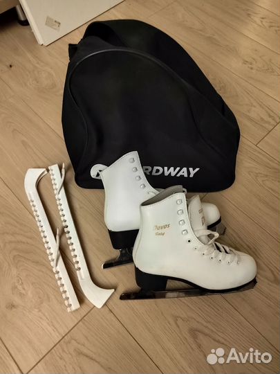 Коньки фигурные 38 размер