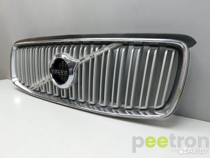 Б/У Решетка радиатора б/у 31479207 volvo