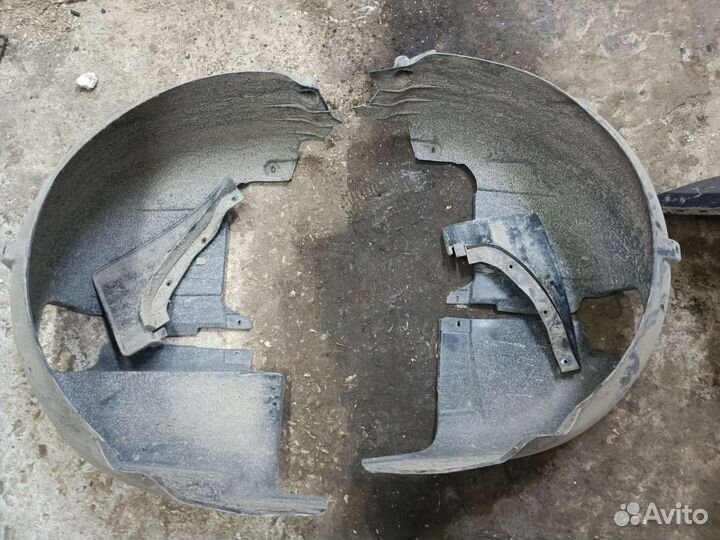 Подкрылок задний Skoda Roomster 2006-2015