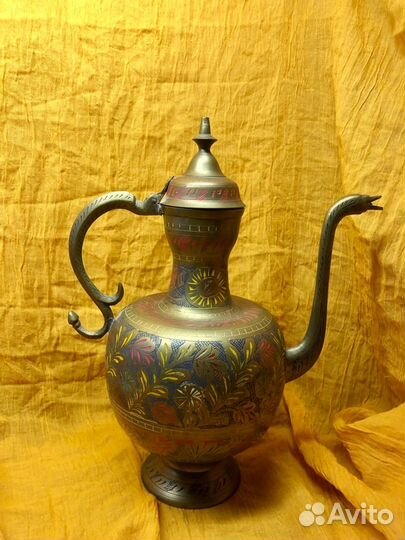 Продаю Металлические вазочки, графины, подсвечники