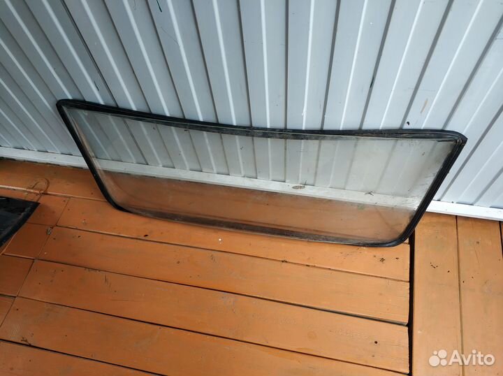 Лобовое и заднее стекло от Ваз 21099