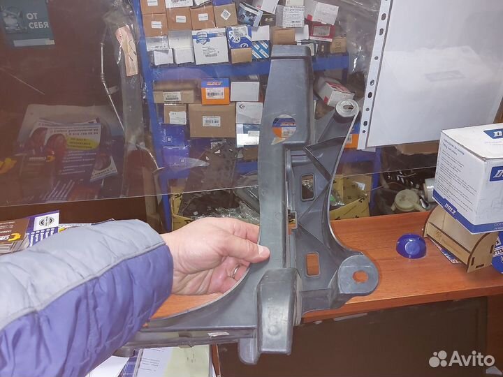 Кронштейн заднего бампера левый 7452ZC Пежо 3008