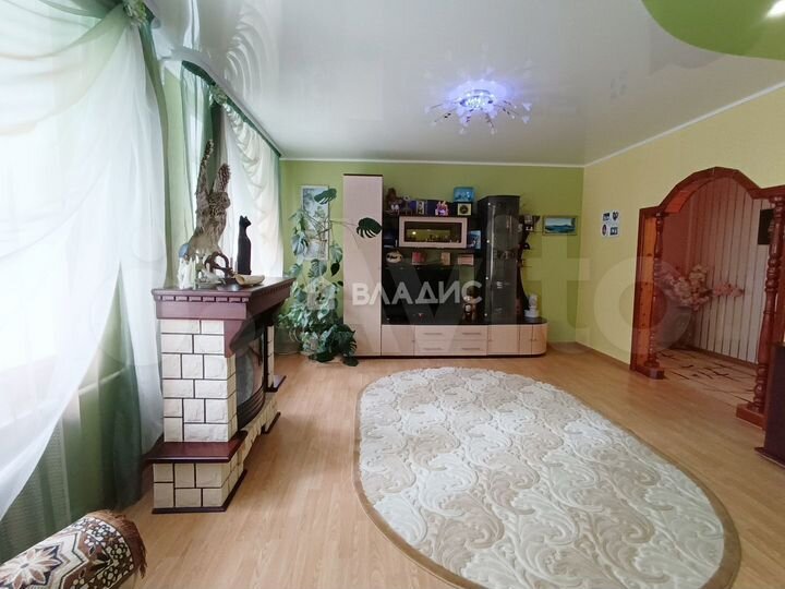 Дом 169 м² на участке 8 сот.