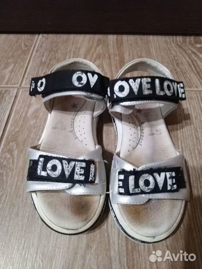 Сандалии для девочки