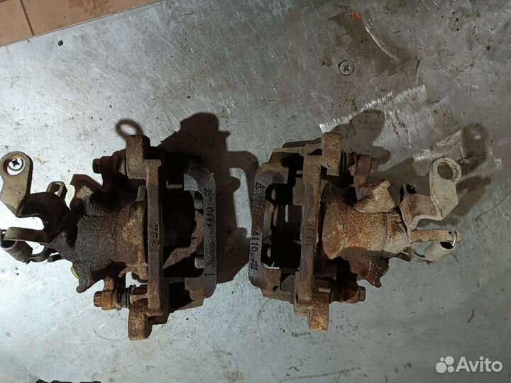 Суппорта задние Mitsubishi outlander