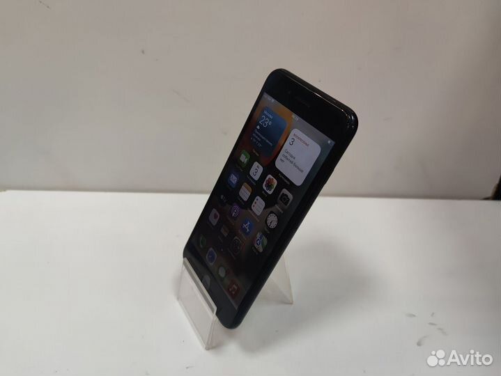 Мобильный телефон Apple iPhone 7 Plus 3/32 GB