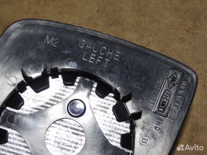 Зеркальный элемент Рено Меган 3