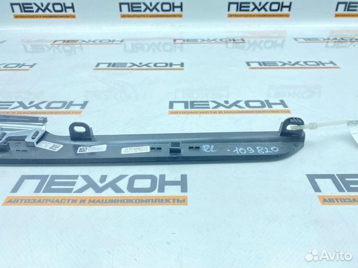 Накладка центральной консоли правая Bmw 7-Series