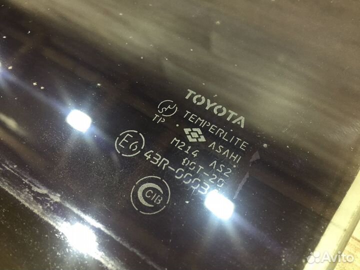 Стекло заднее левое Land Cruiser 100 / Lexus LX470