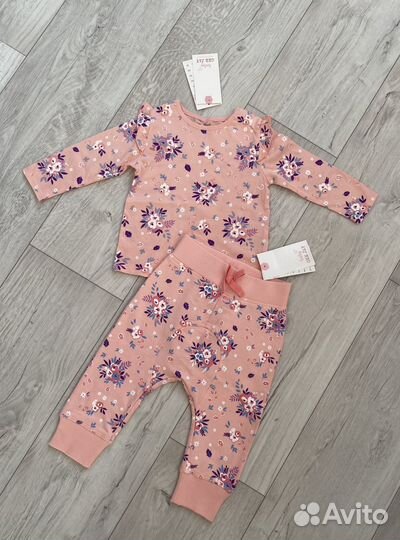 Костюм для девочки новый 80