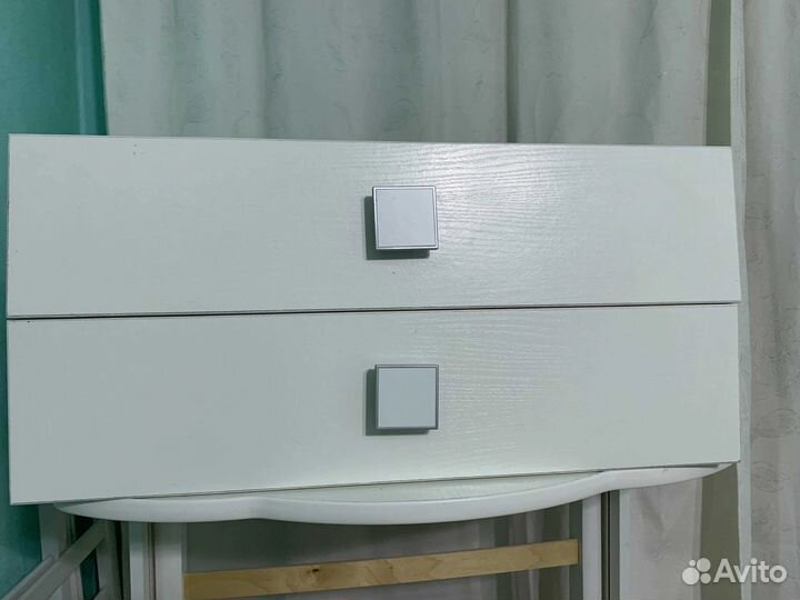 Детская кроватка с маятником