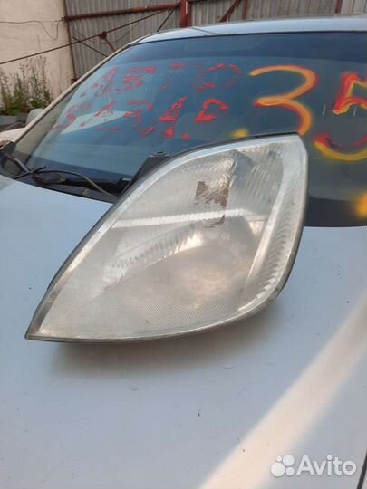Фара левая б/у Ford Fiesta