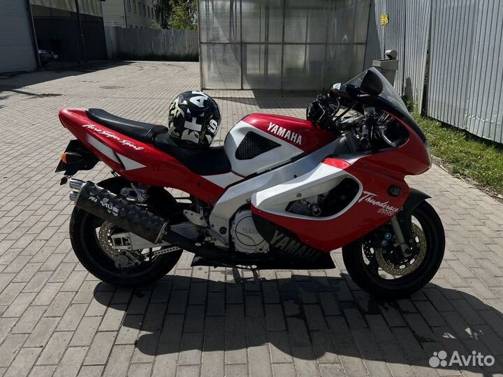 Yamaha yzf 1000 r