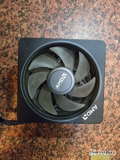 Ryzen 7 2700x комплект с Wraith Prism