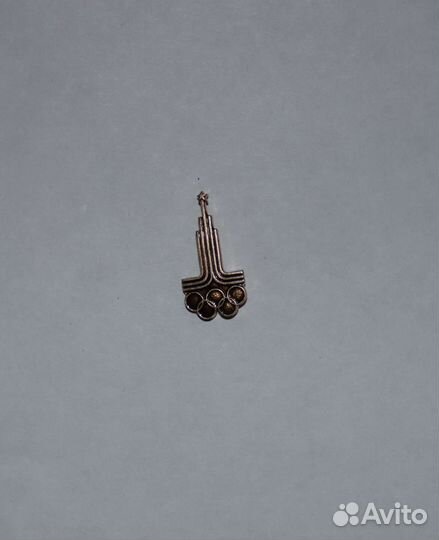 Коллекция значков и медалей СССР