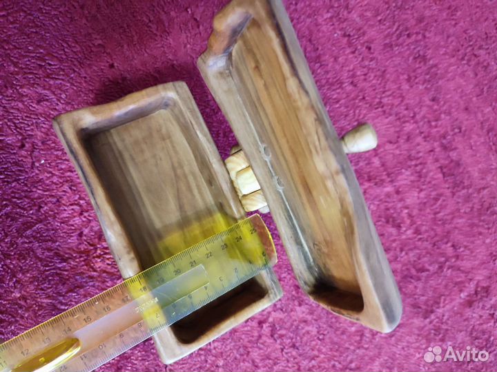 Деревянная шкатулка