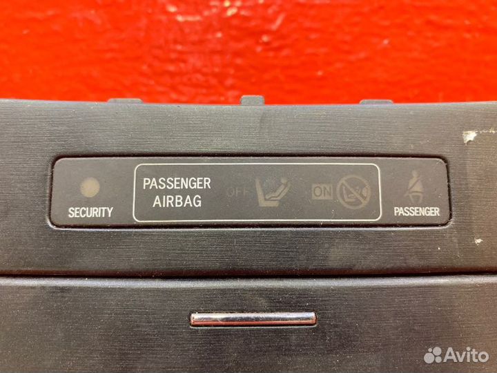 Пепельница Toyota Avensis 3 1adftv 2011