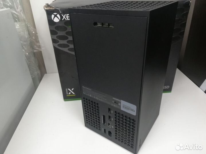Игровые приставки Microsoft Xbox Series X 1000 гб