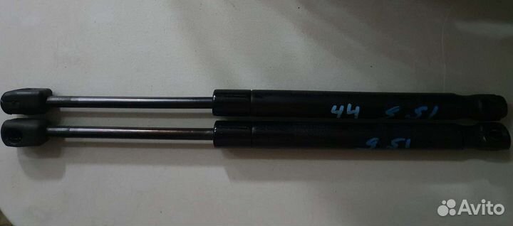 Гидравлический подьемник для капота на Infiniti fx