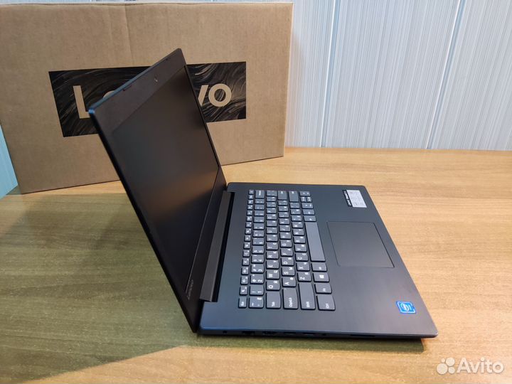 Новый ноутбук Lenovo intel/DDR4/SSD/14