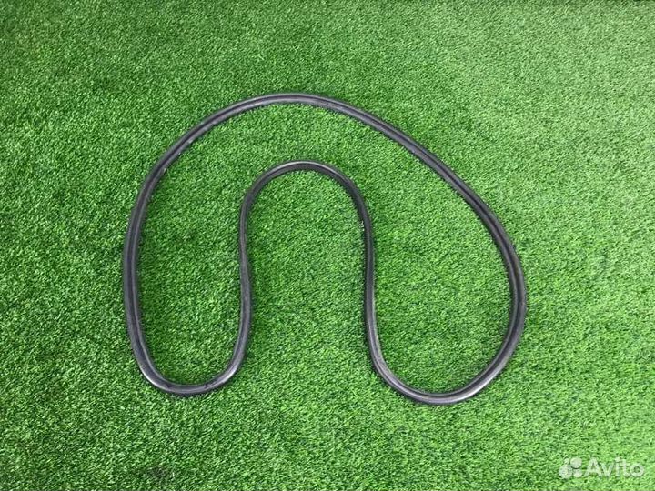 Уплотнительная резинка двери багажника Bmw 6 E63