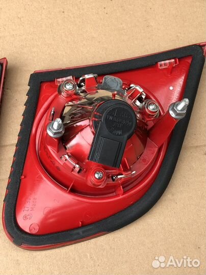 Фонарь крышки багажника левый; правый Фольксваген