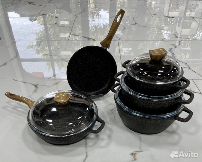 Набор кастрюль