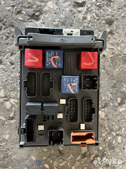 Блок предохранителей Renault Laguna 2