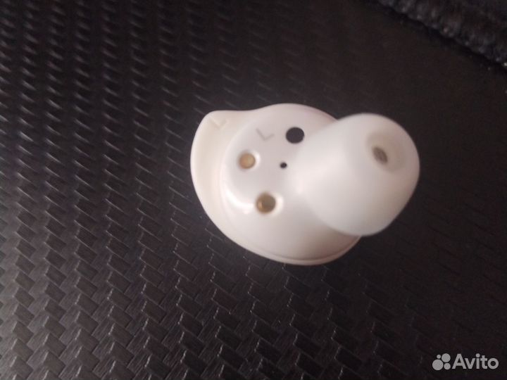 Samsung galaxy buds plus левый наушник
