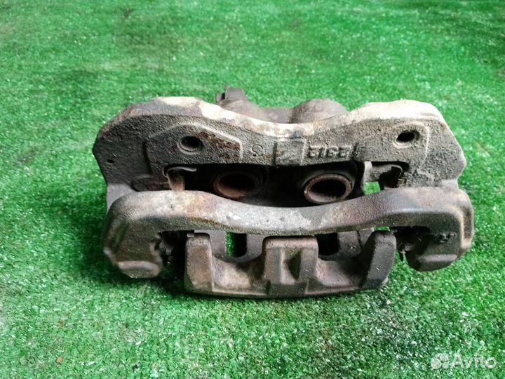 Суппорт тормозной передний правый Mitsubishi