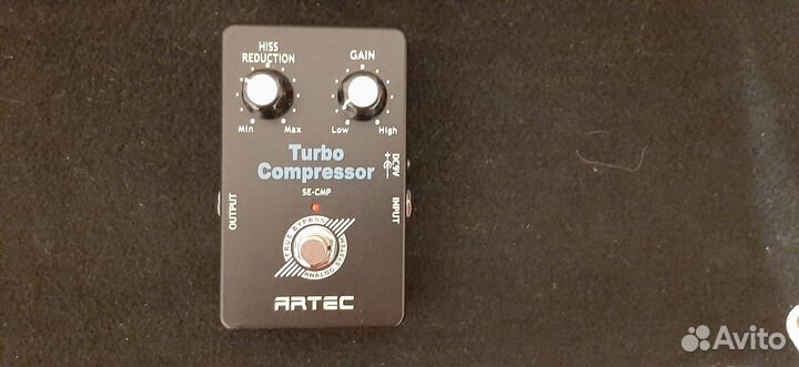 Педаль для гитары compressor Artec