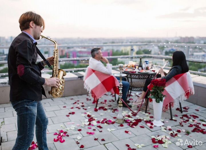 Саксофонист / музыкант на мероприятие