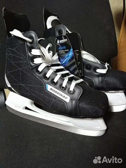 Коньки хоккейные