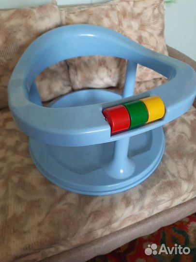 Игрушки из киндеров, горшок, погремушки