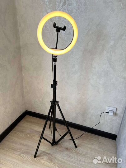 Светодиодная кольцевая лампа