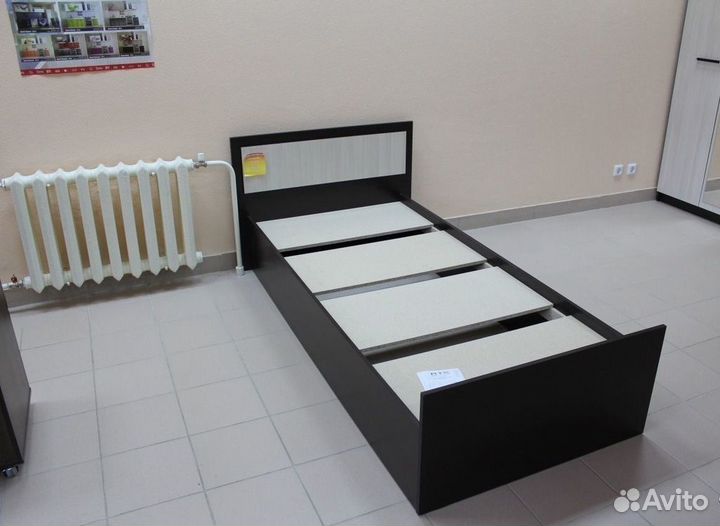 Кровать