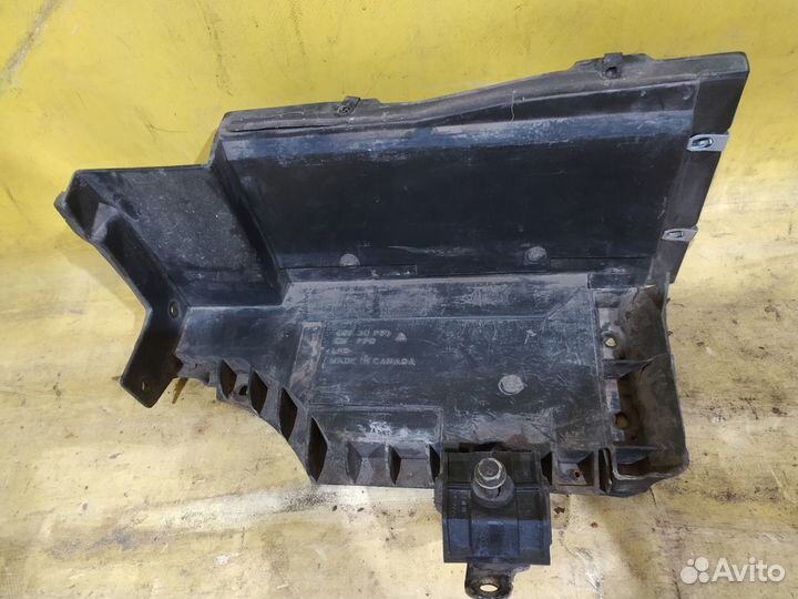 Площадка акб Cadillac SRX 2003-2009 Кадилак ср-икс