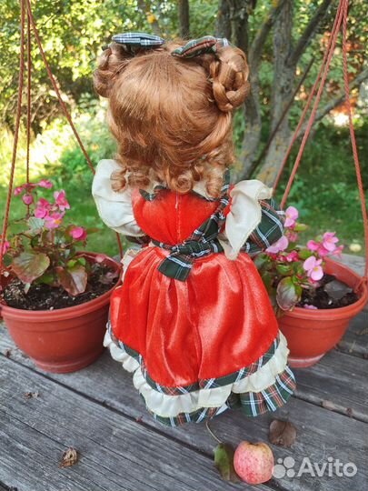 Кукла фарфоровая коллекционная