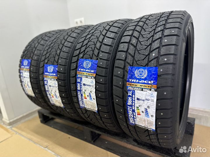 Tri Ace Snow White II Stud 255/35 R21 96H