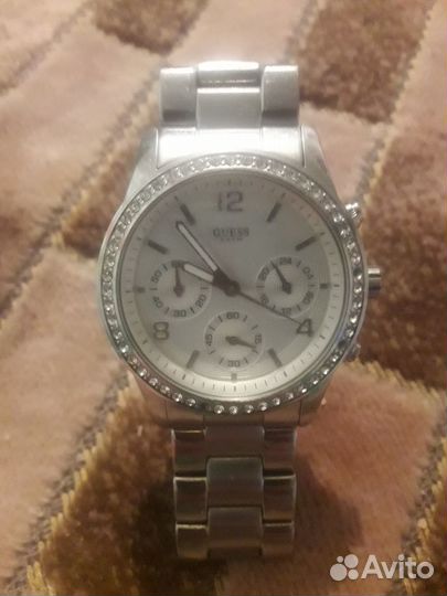 Часы Guess