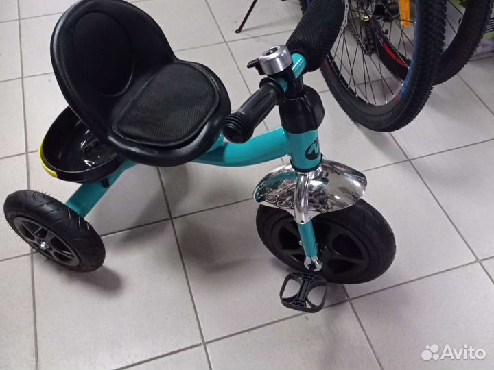 Трехколесный велосипед