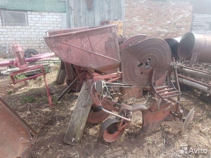 Продам картофеле сажалку, окучник
