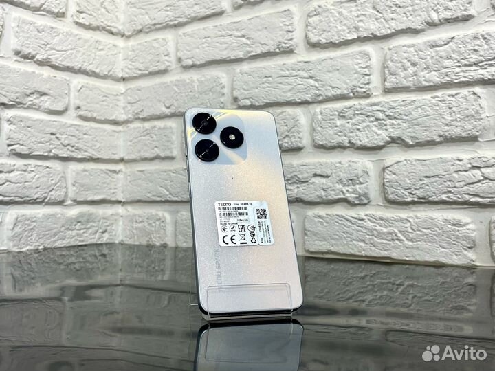 Смартфон Tecno Spark 10 4/128Gb 2 nano SIM белый