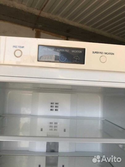 Холодильник Lg. No frost. бежево-кремовый