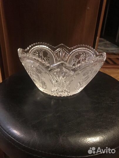 Хрустальная ваза корзинка