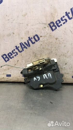 Замок двери передний правый Mitsubishi Lancer